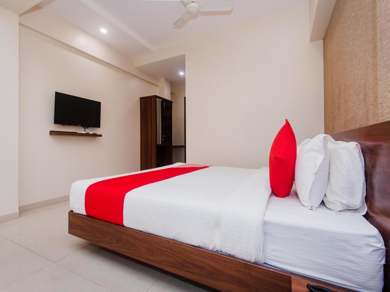 Hotel Park Inn Vasai Eksteriør billede
